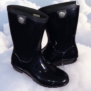 UGG Rain ☔️ boots Size 7 💖